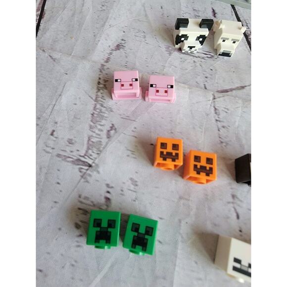 LEGO Minecraft Minifigure Lot 16 Complete 20 Extra Pieces Steve Creeper Pigs - Picture 8 of 9